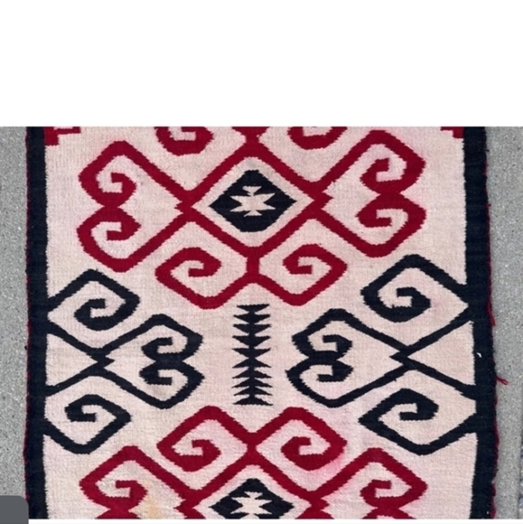 Southwest native American hand woven red and‎ black Navajo rug c.1930's - Picture 7 of 8